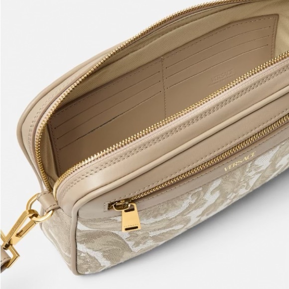 BNWT Versace Baroque Jacquard Wristlet Clutch! - Picture 3 of 5